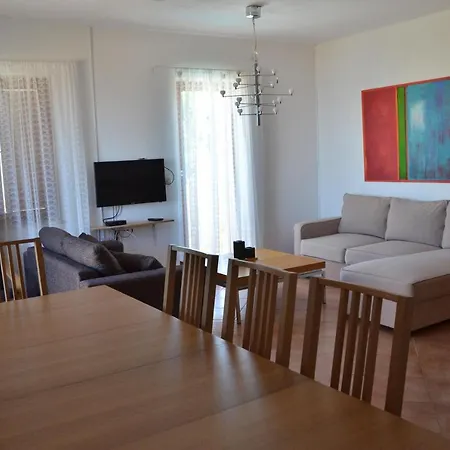 Panorama, 4 Lagenheter Sutivan